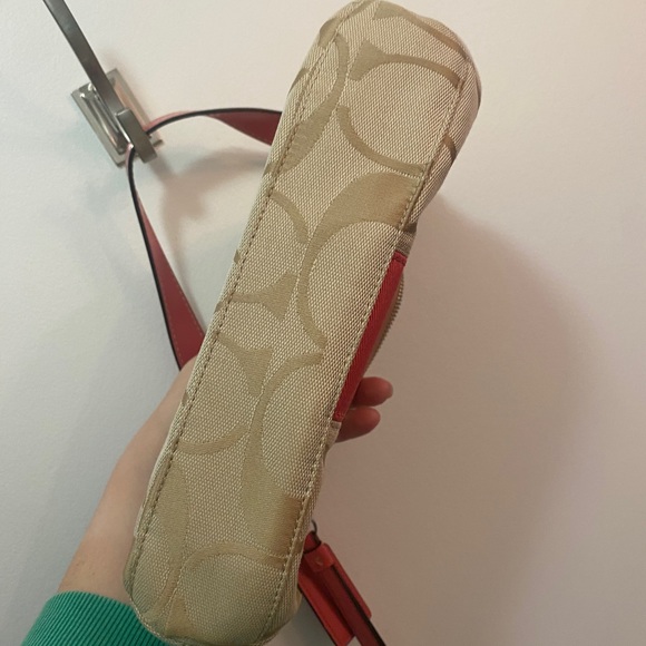 Vintage Coach purse. Never used/Pristine condition - Picture 5 of 8